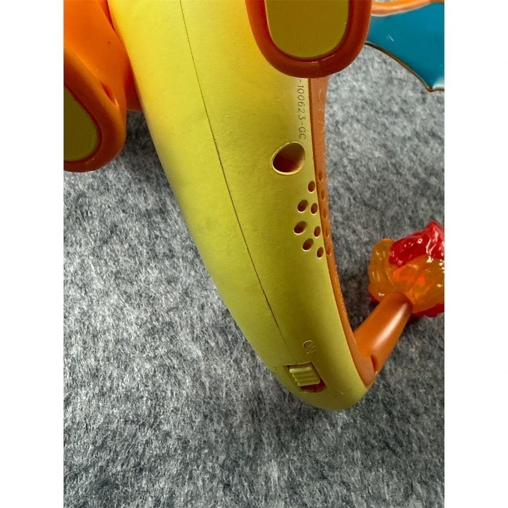 Jazwares PKW 4262 Pokémon 6' Interactive Charizard Deluxe Figure Does Work‎